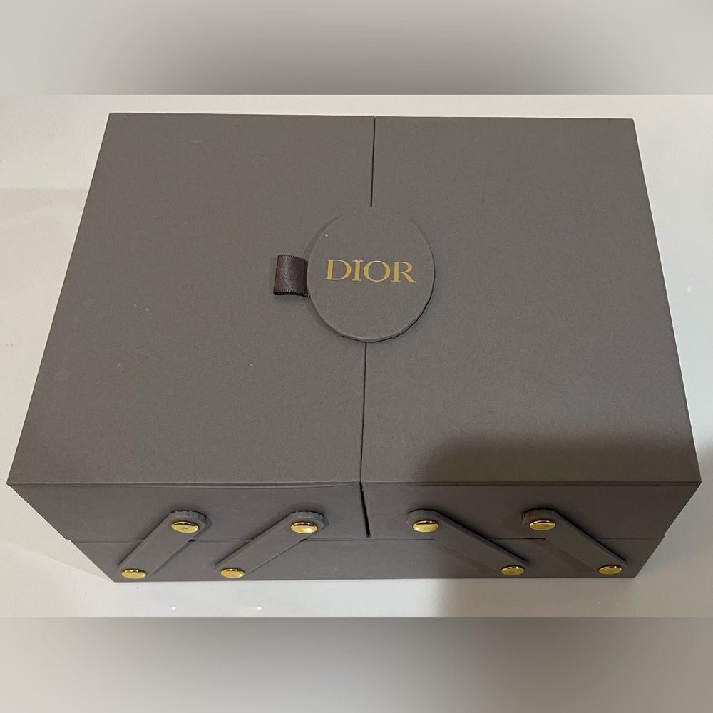 Dior Gray Gift Storage Magnetic Jewelry
Box Organizer